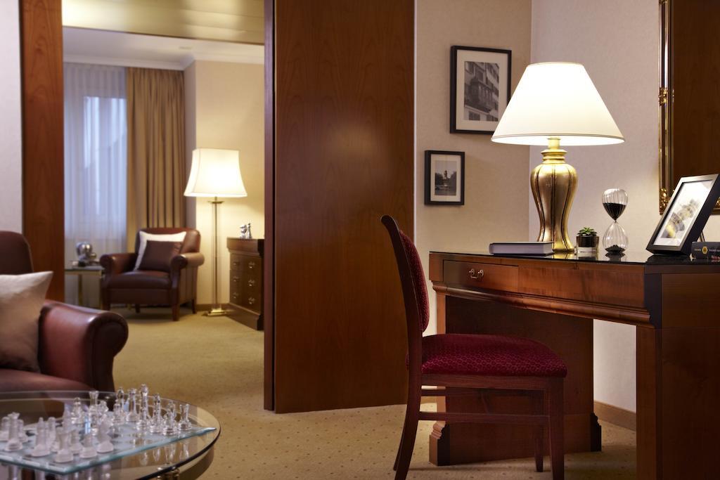 Hotel Renaissance Zurich 5*